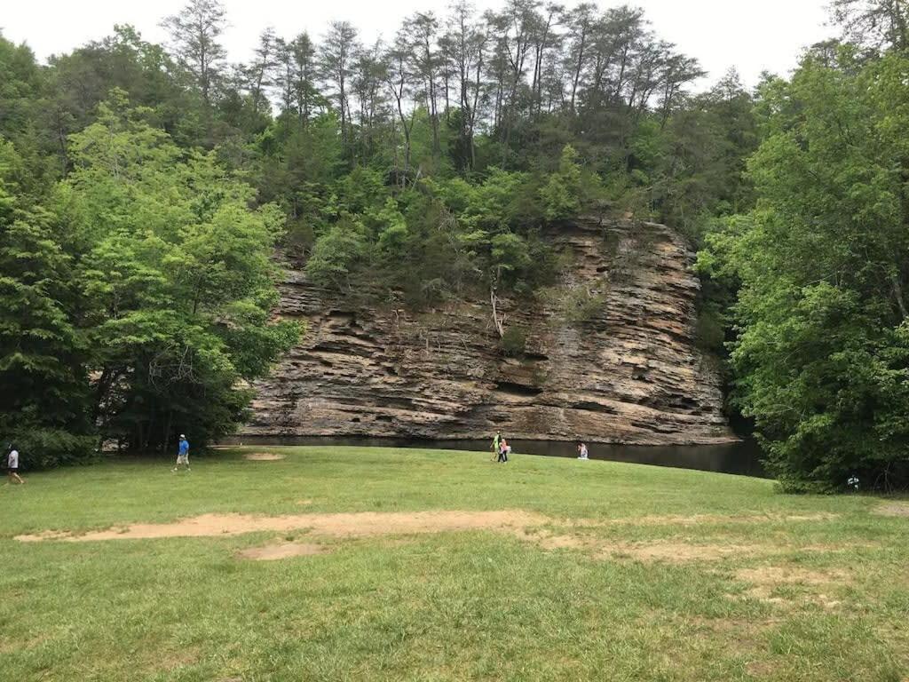 Tn State Parks Open! Hikes, Waterfalls, Firepits! Spencer Buitenkant foto